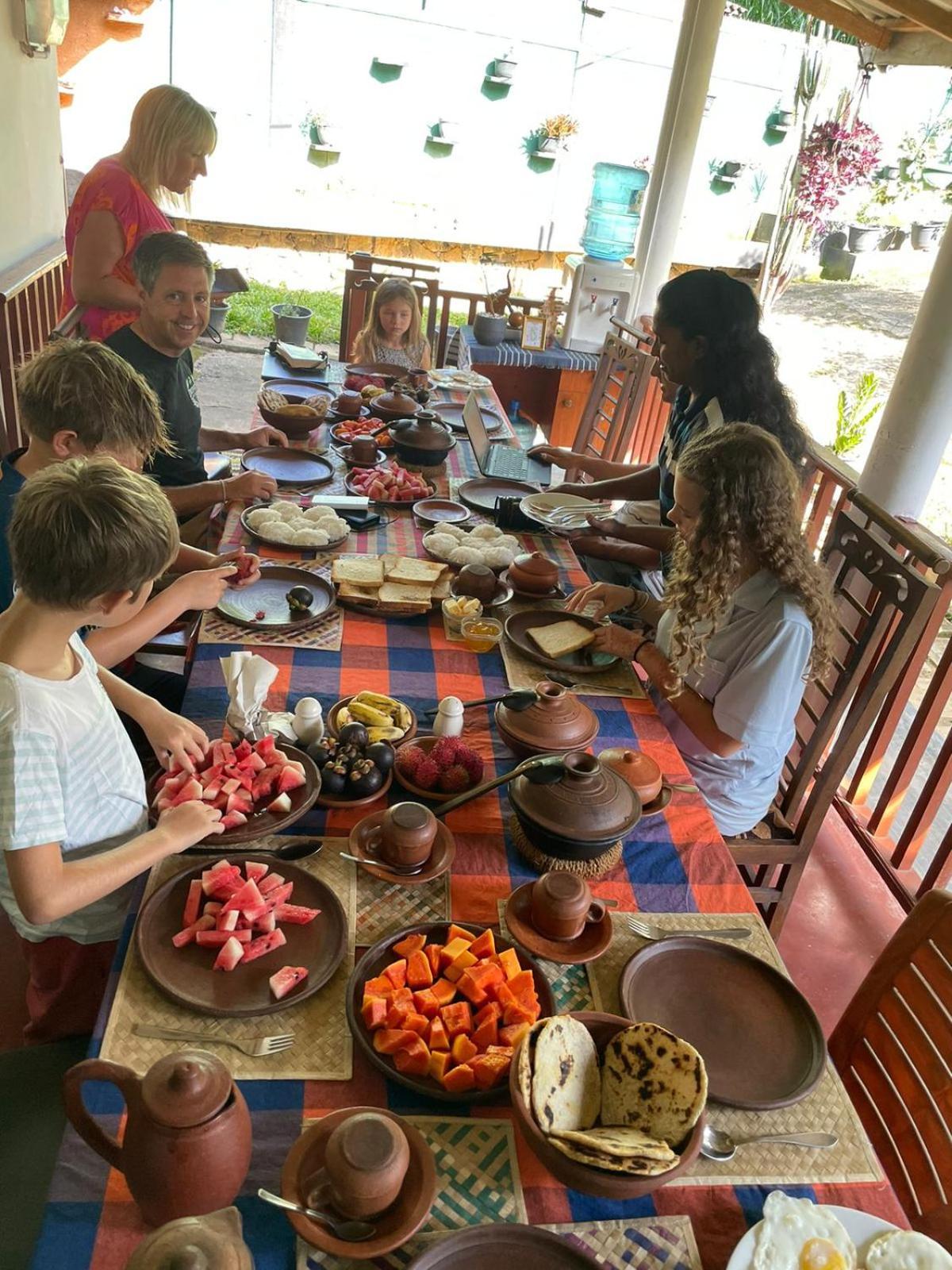 Kandy Food Lovers Home Stay By Ags Buitenkant foto